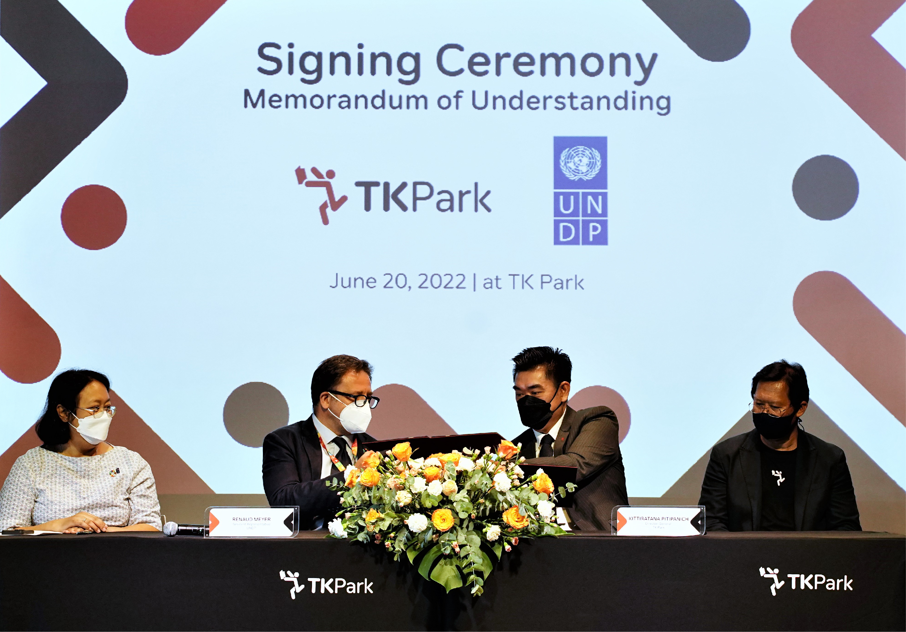 01UNDP_MOU.jpg