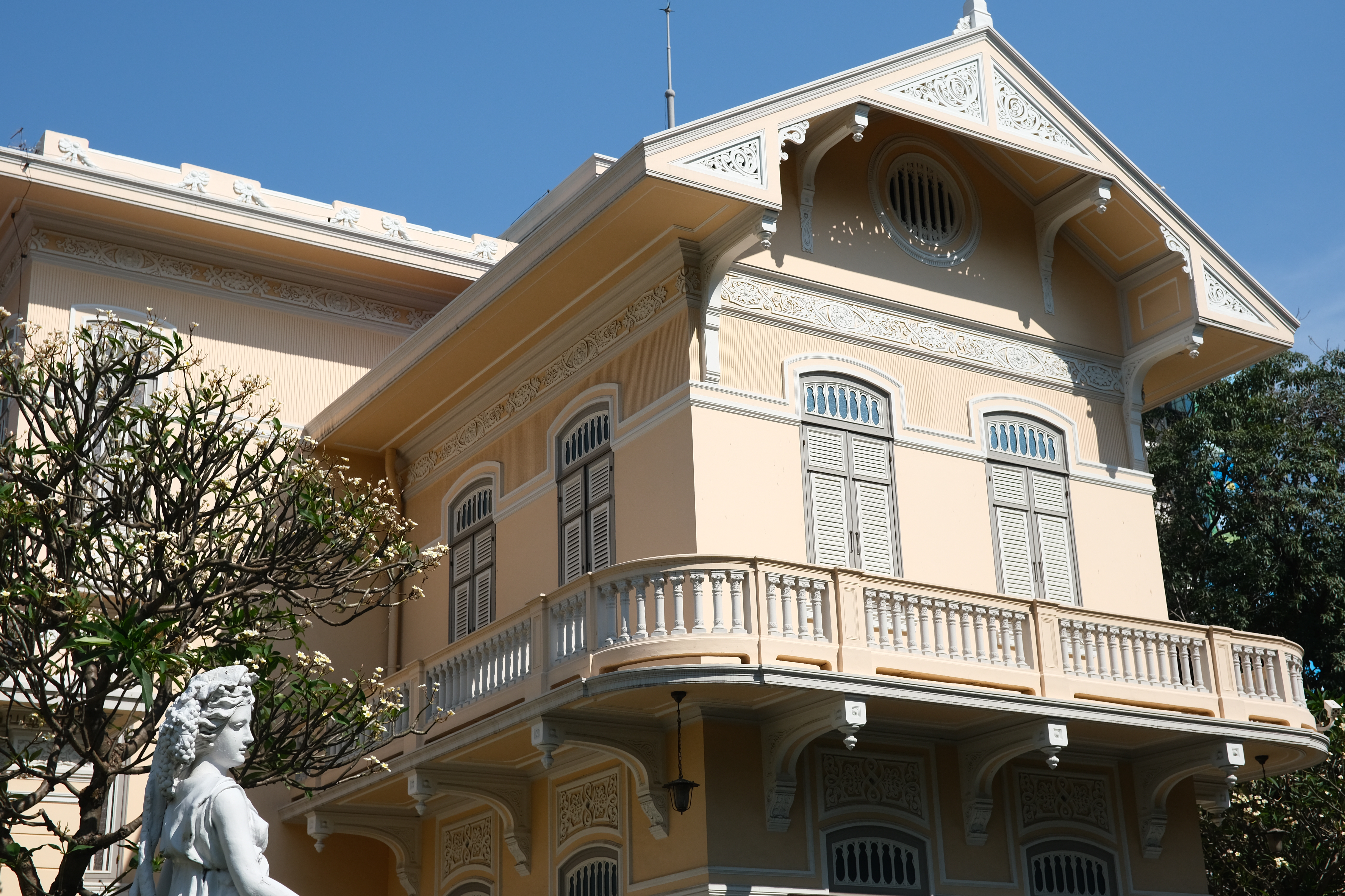 บ้านพิบูลธรรม.JPG